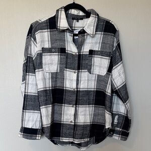 NWT Love Tree Black and White Plaid Button-Down Shirt